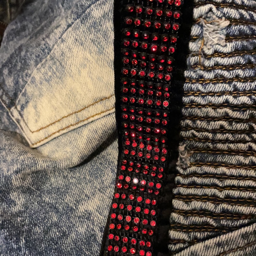 Distressed Side Stone Jean Shorts - Picture 3 of 13